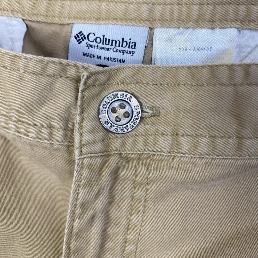 Columbia Shorts Men Beige Sz 42 100% Cotton Cargo Utility Casual Outdoors Hiking